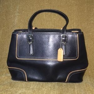 Coach purse (never worn)